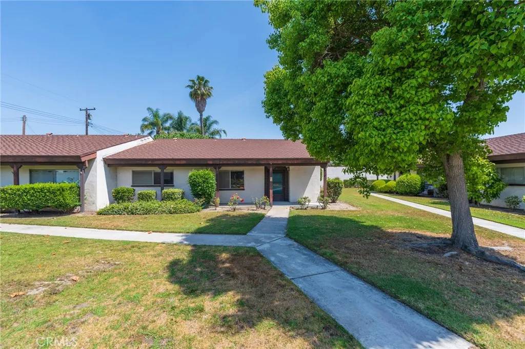 Anaheim, CA 92804,2011 W Katella Avenue #61