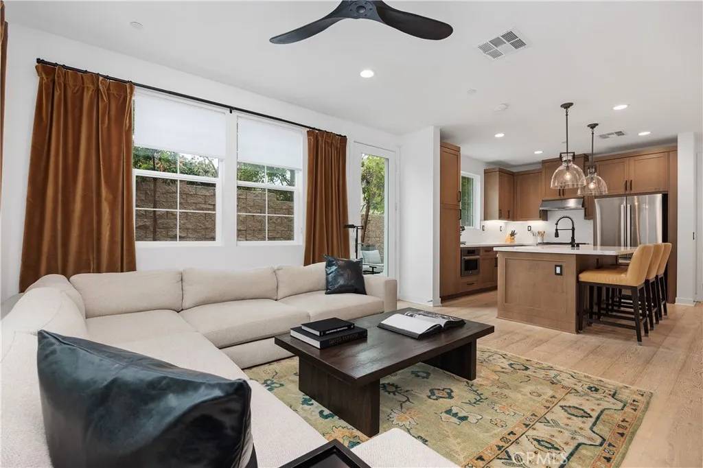 Encinitas, CA 92024,1146 East Cove Place