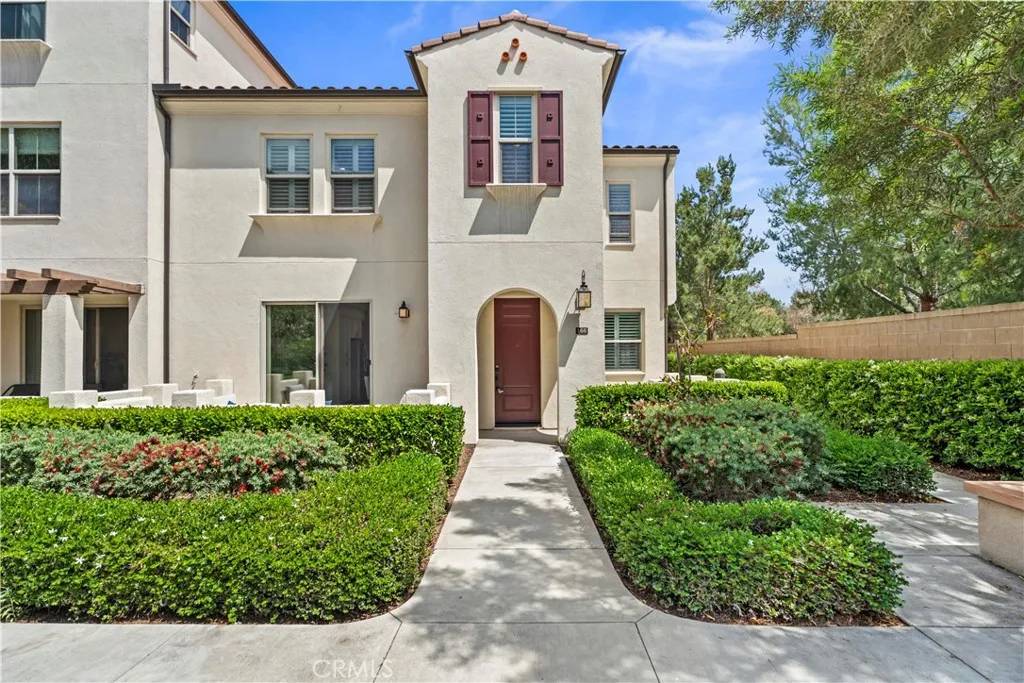 Irvine, CA 92618,166 Borrego