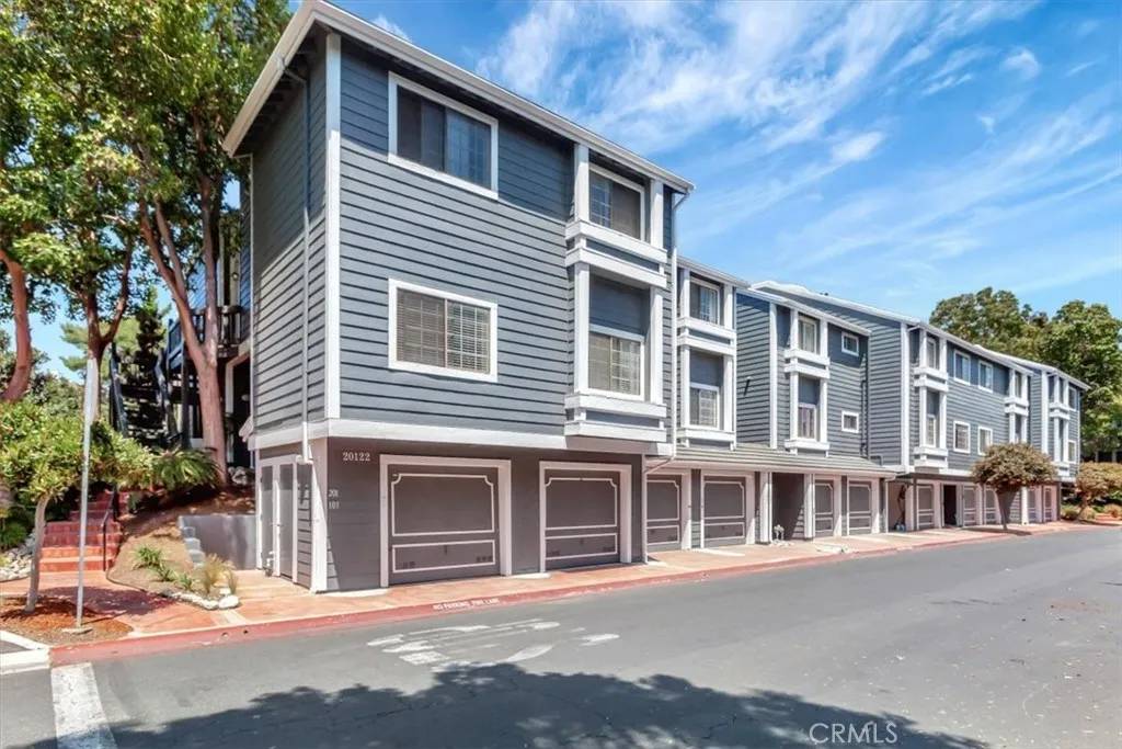 Huntington Beach, CA 92646,20122 Bayfront Lane #102