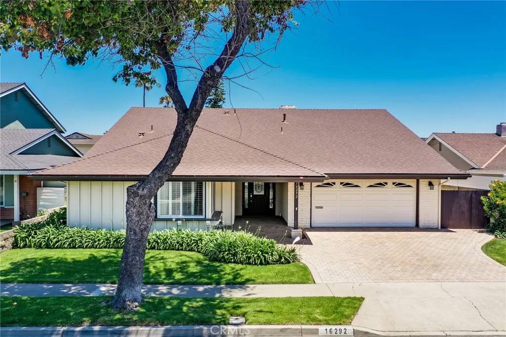 Huntington Beach, CA 92647,16292 Wishingwell