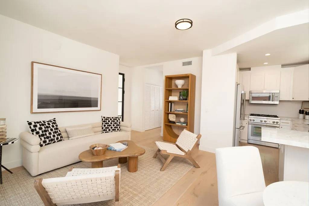 Newport Beach, CA 92663,131 46th Street