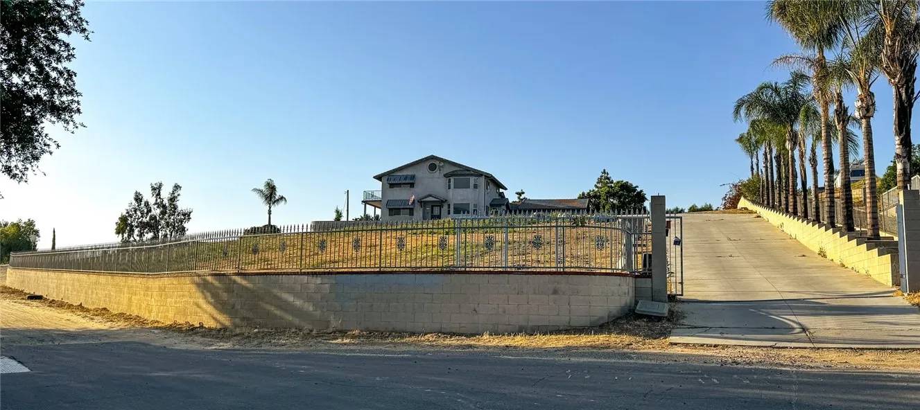 Corona, CA 92881,19660 Arcadia Street