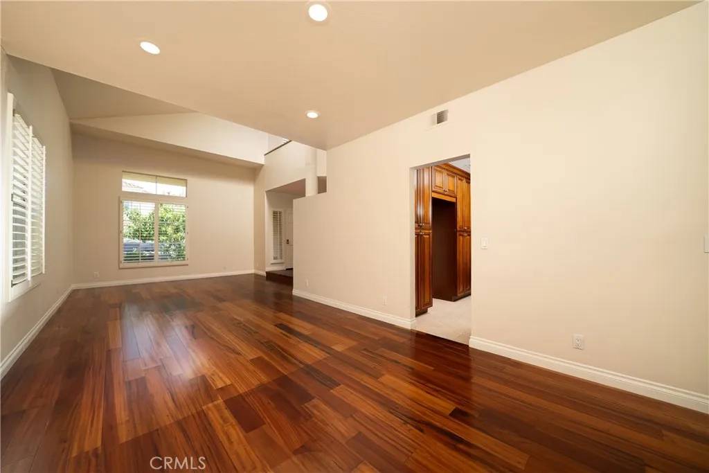 Tustin, CA 92782,2312 San Leandro