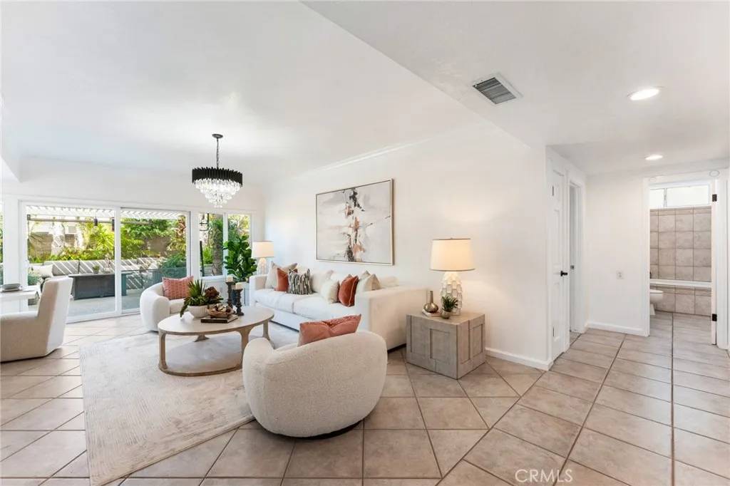 Irvine, CA 92604,5291 Strasbourg Avenue