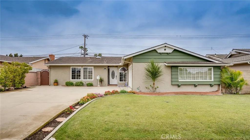 Huntington Beach, CA 92649,5202 Caliente Drive
