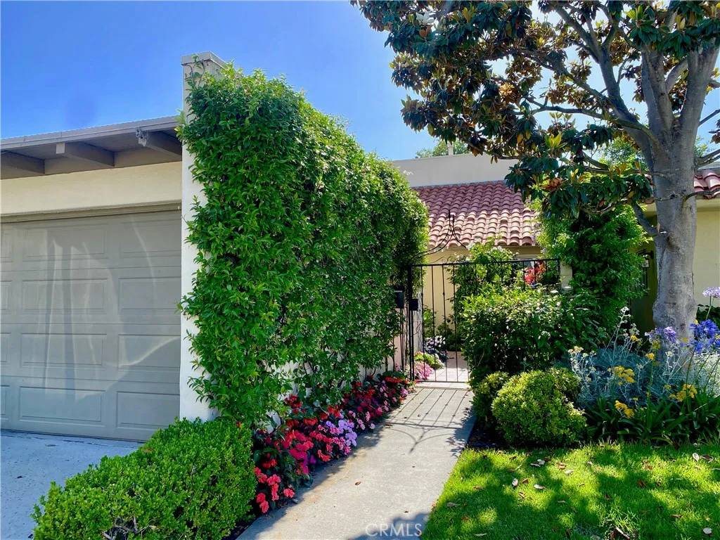 Newport Beach, CA 92660,2211 Vista Hogar