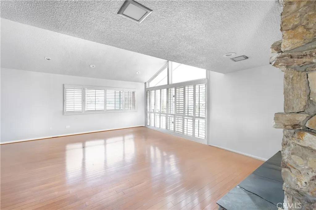 Culver City, CA 90232,3859 Hollyview Terrace
