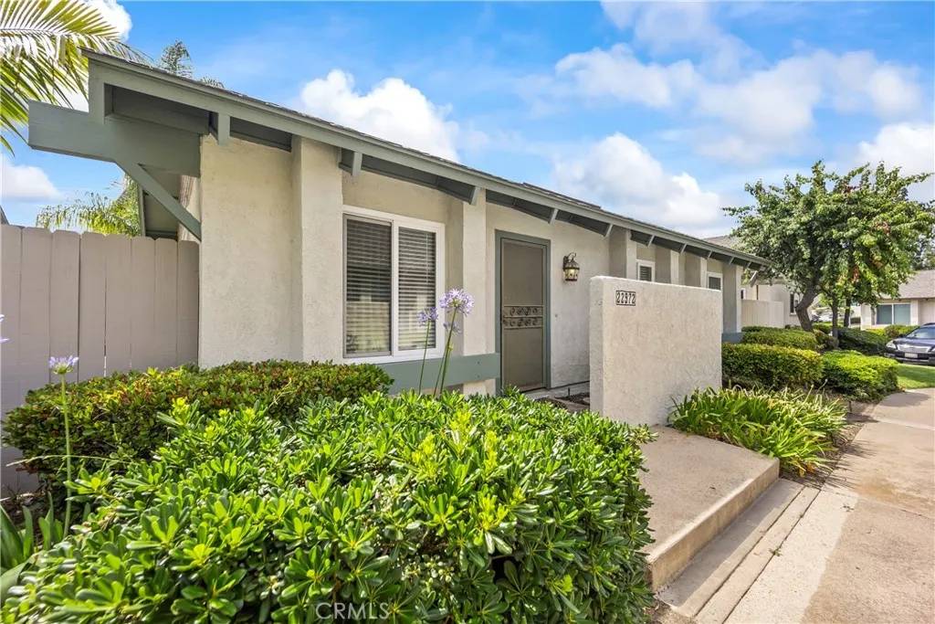 Laguna Hills, CA 92653,22972 Caminito Linda