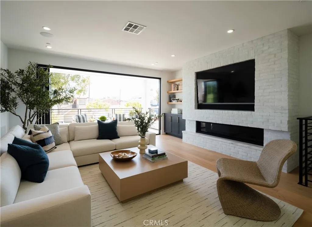 Seal Beach, CA 90740,1315 Ocean Avenue