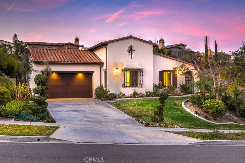 Irvine, CA 92603,501 Luminous