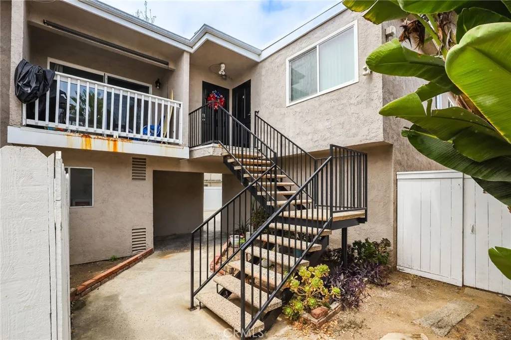Huntington Beach, CA 92648,205 13th Street #D
