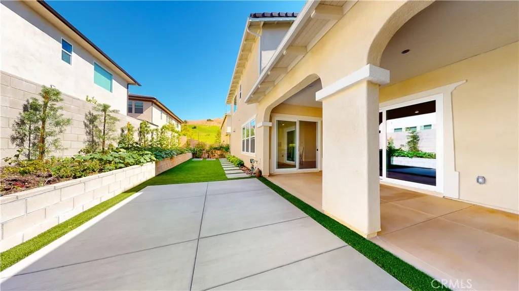 Irvine, CA 92618,71 Einstein Way