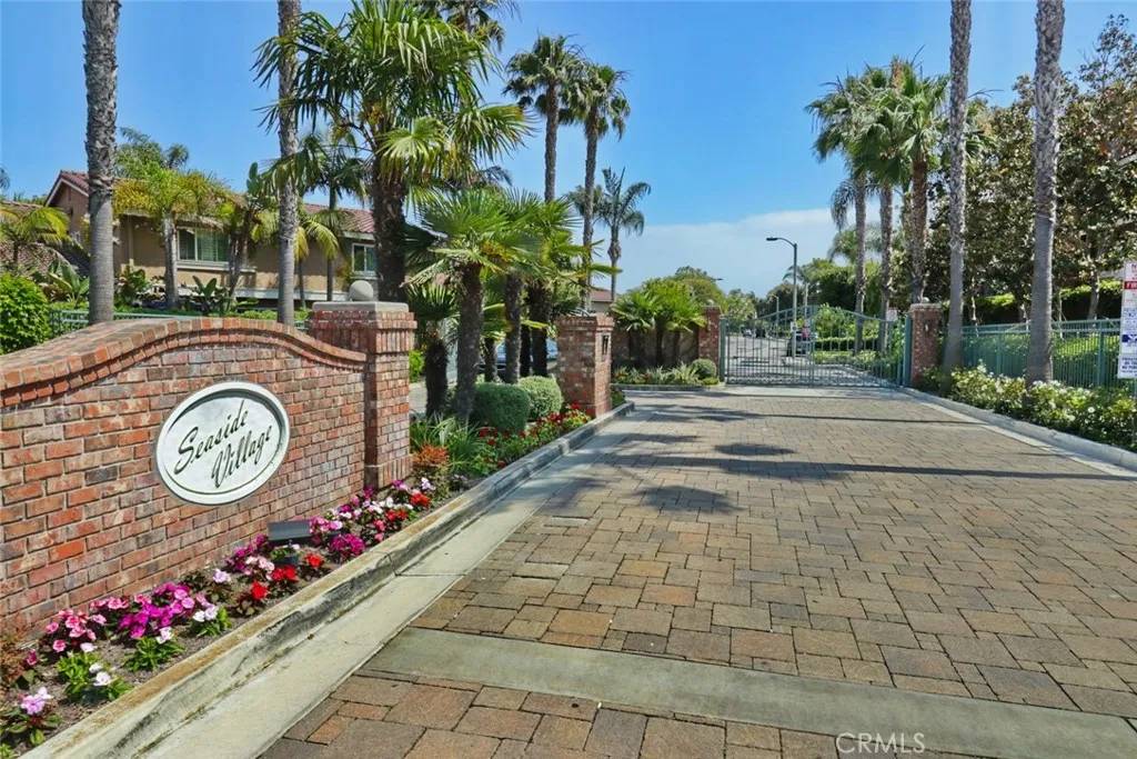 Huntington Beach, CA 92648,7825 Seaglen Drive