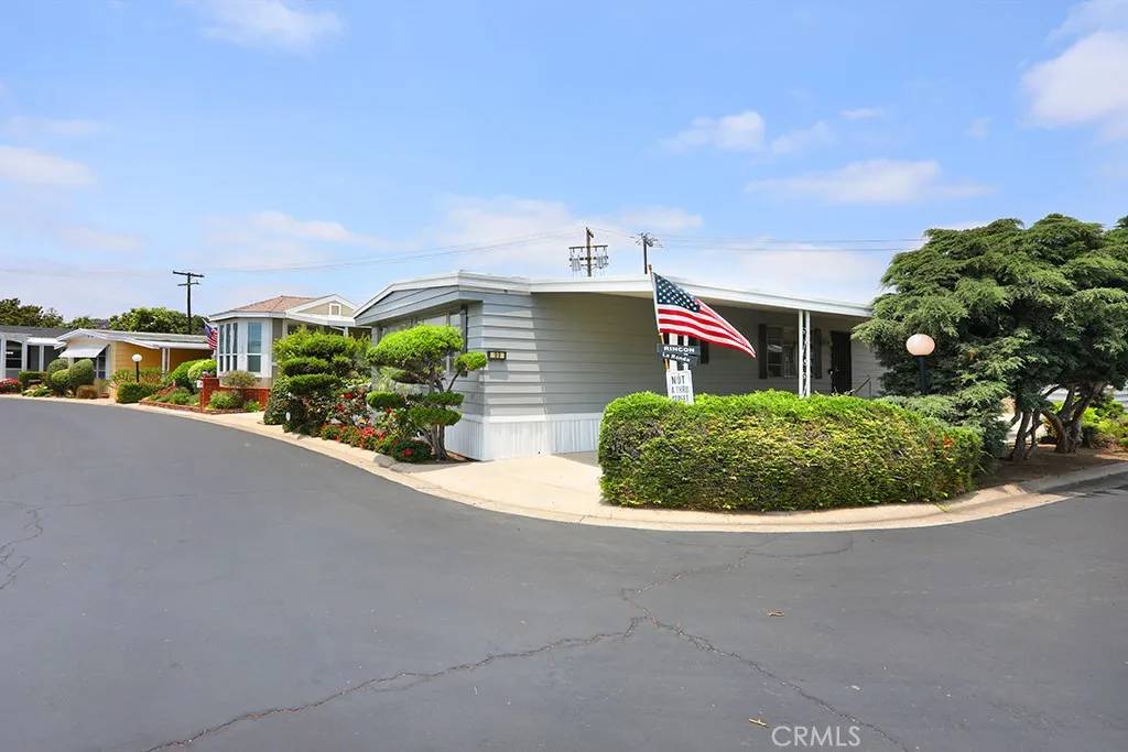 Tustin, CA 92780,99 La Ronda