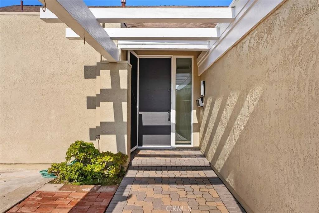 Huntington Beach, CA 92646,21692 Seaside Lane
