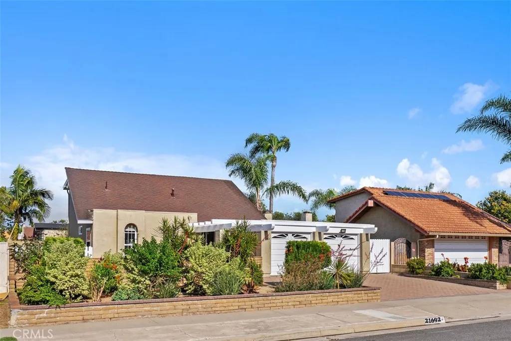 Huntington Beach, CA 92646,21692 Seaside Lane