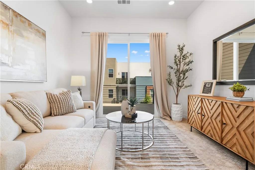 Irvine, CA 92618,189 Sash