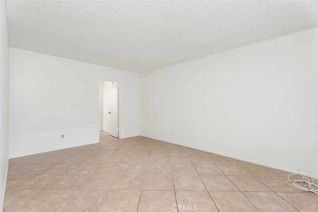 Orange, CA 92868,531 S La Veta Park Circle #107