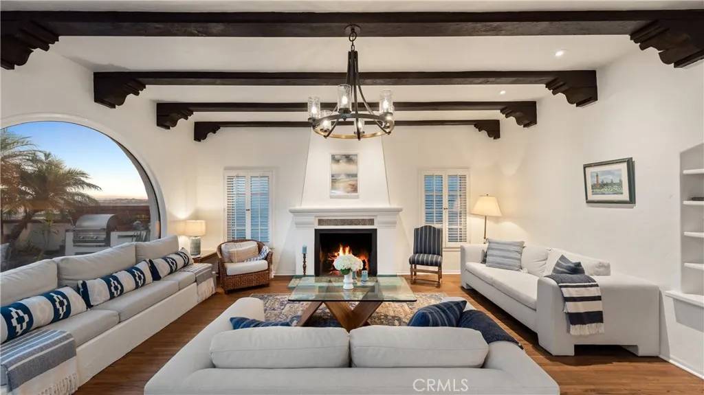 Newport Beach, CA 92661,1305 E Balboa Boulevard