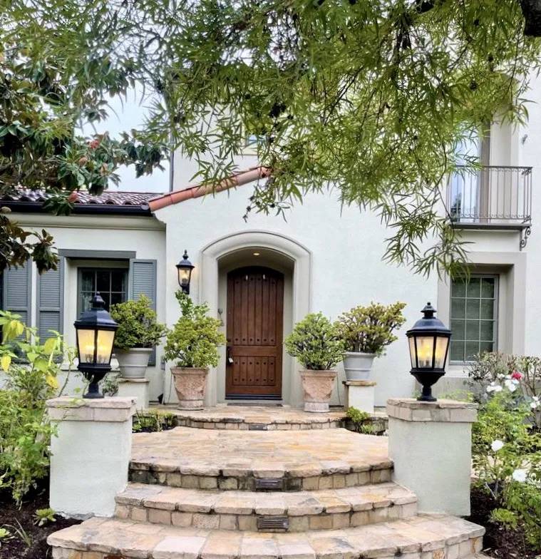 Irvine, CA 92603,23 Castlerock