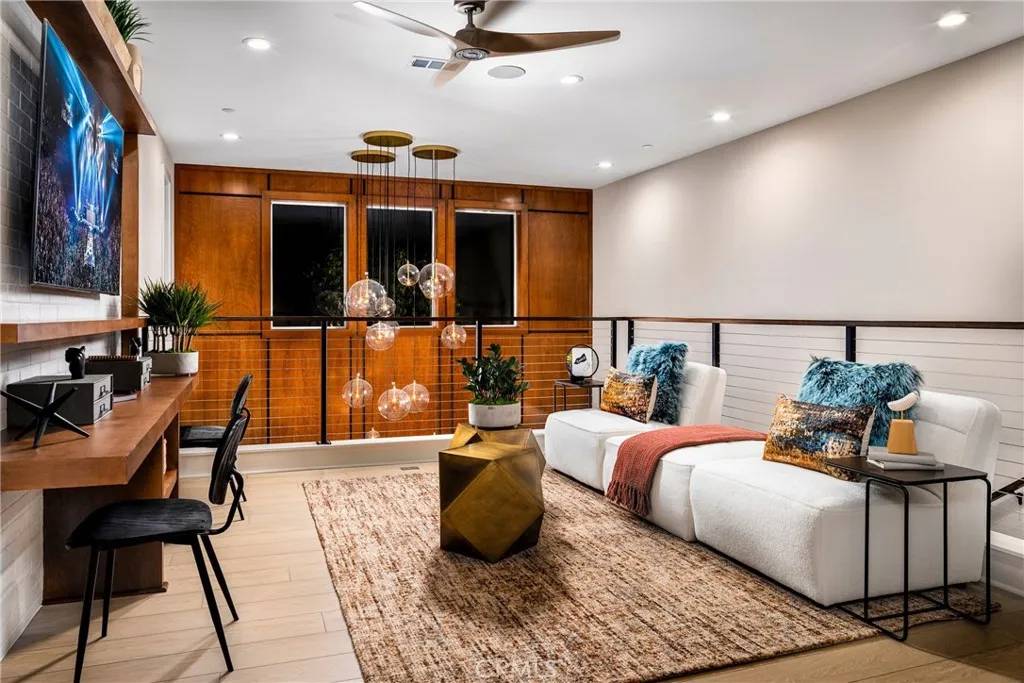Lake Forest, CA 92630,120 ASHPARK