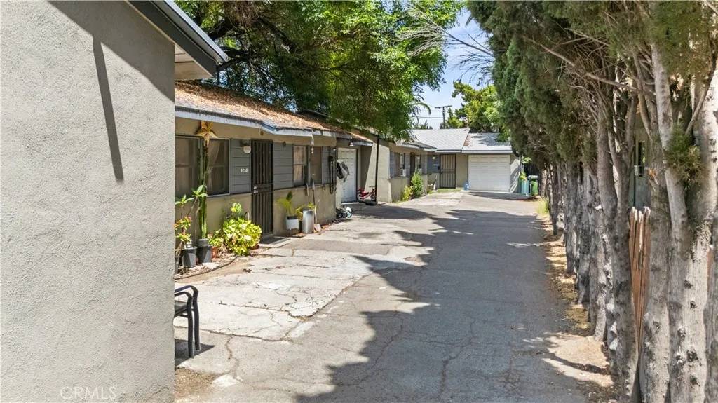 Van Nuys, CA 91401,6240 Hazeltine Avenue