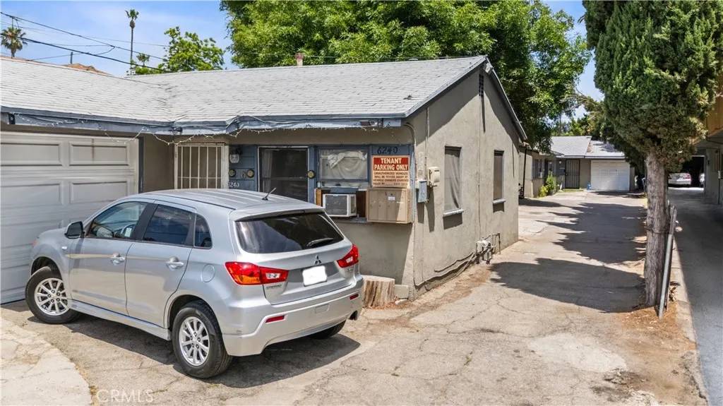 Van Nuys, CA 91401,6240 Hazeltine Avenue