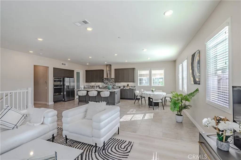 Irvine, CA 92618,101 Pusan