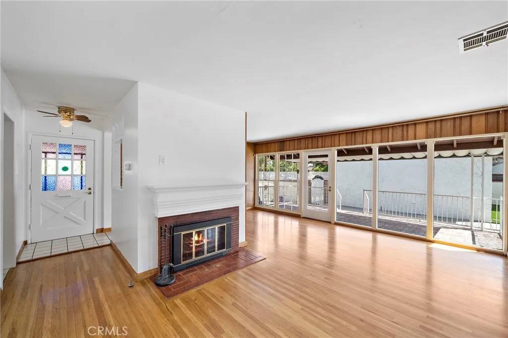 Long Beach, CA 90815,2460 Vuelta Grande Avenue