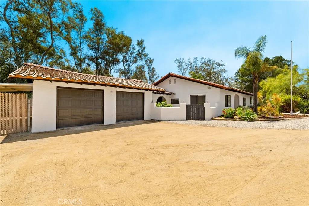 Perris, CA 92570,21885 Lake Mathews Drive