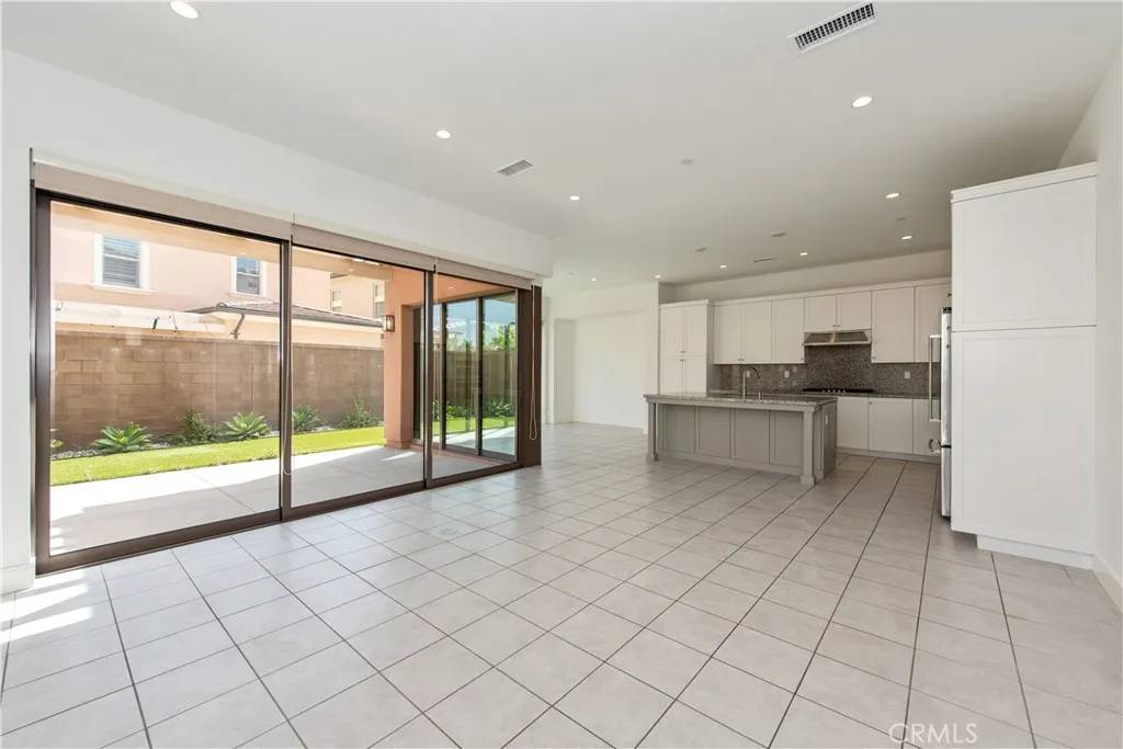Irvine, CA 92618,156 Plum Lily
