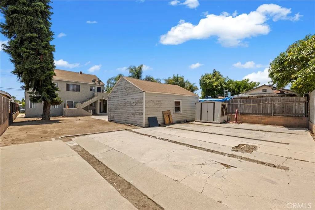 Inglewood, CA 90301,517 Lime Street