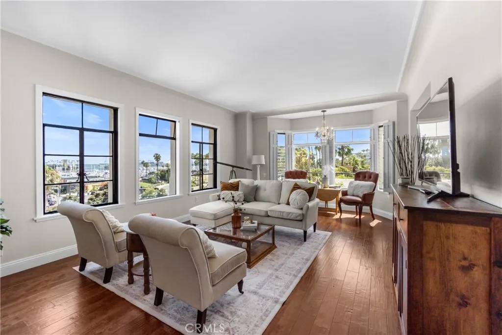 Long Beach, CA 90802,800 E Ocean Boulevard #201