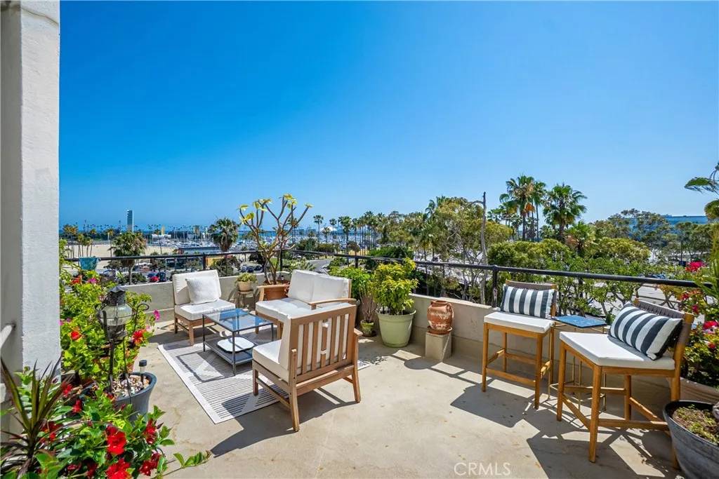 Long Beach, CA 90802,800 E Ocean Boulevard #201