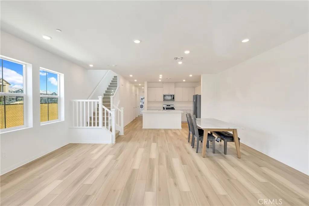 Ontario, CA 91761,4009 E Coronado Privado