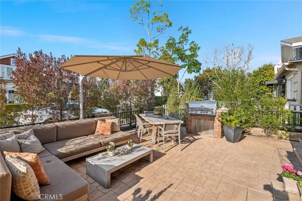 Corona Del Mar, CA 92625,610 Marigold Avenue