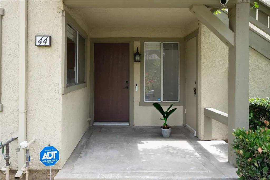 Irvine, CA 92614,44 Clearbrook #57