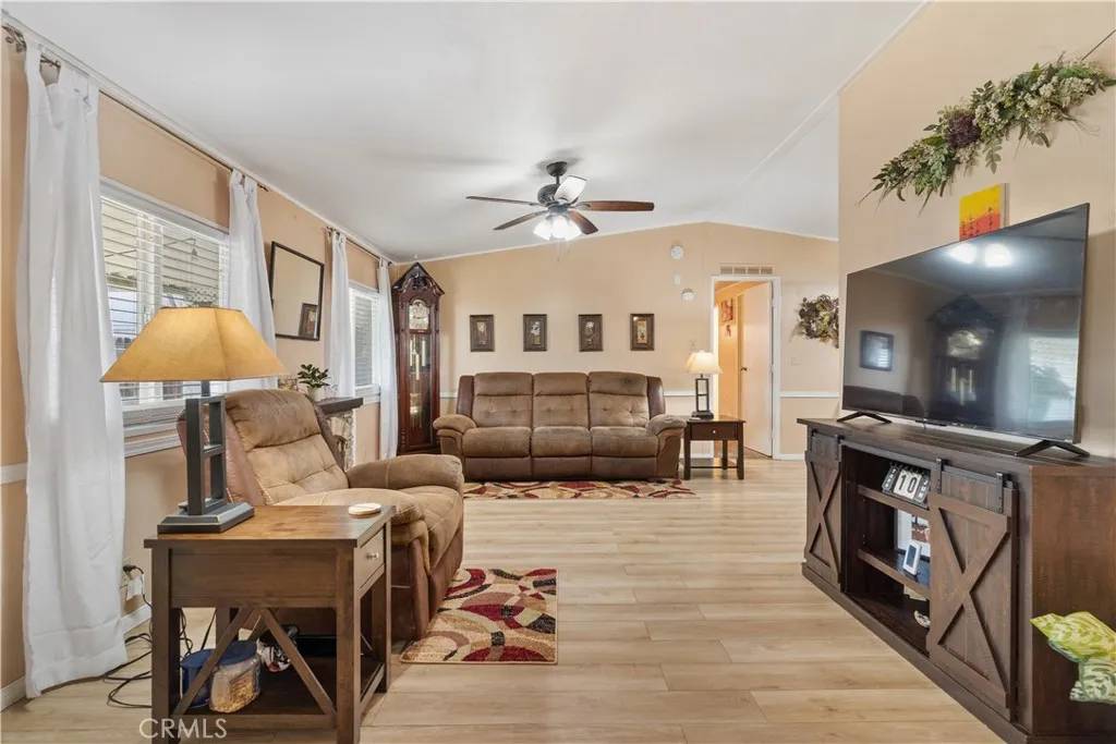 Bakersfield, CA 93301,4204 King Arthur Ct
