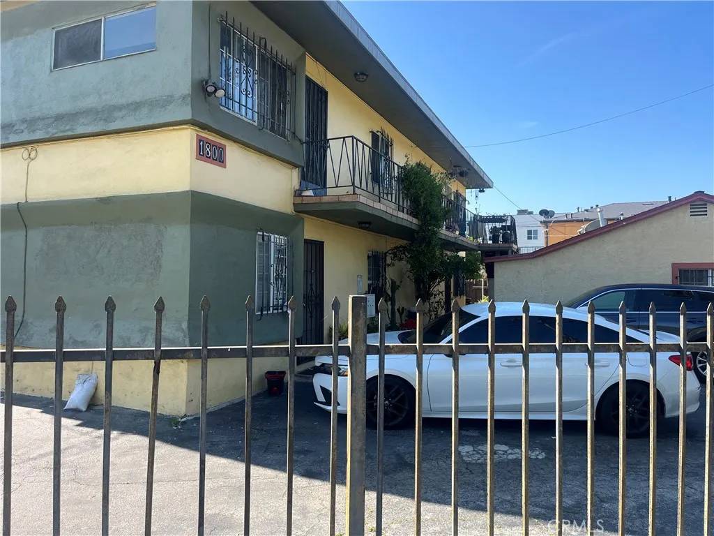 Los Angeles, CA 90019,1800 Carmona Avenue
