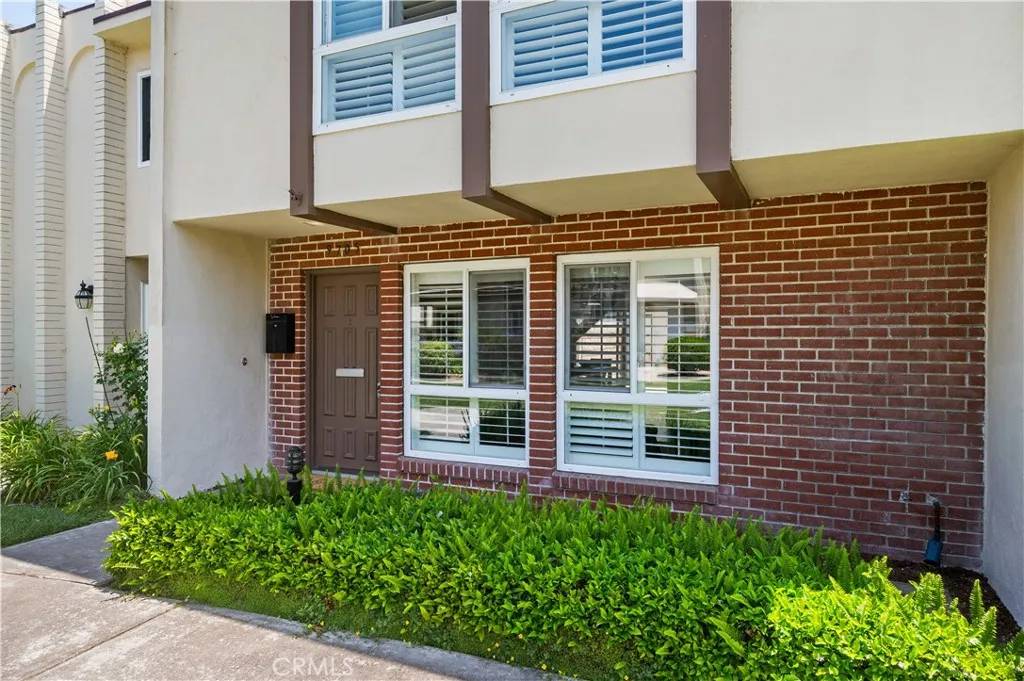 Huntington Beach, CA 92646,9705 Port Royal Circle