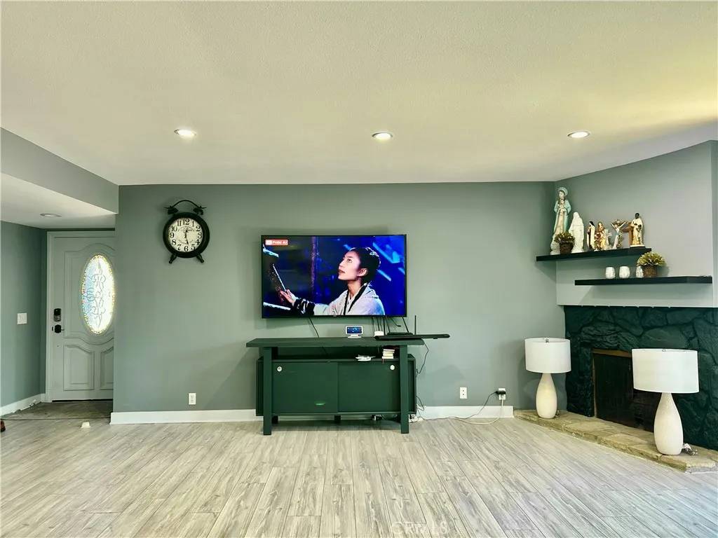 Westminster, CA 92683,5781 Westmoreland Circle