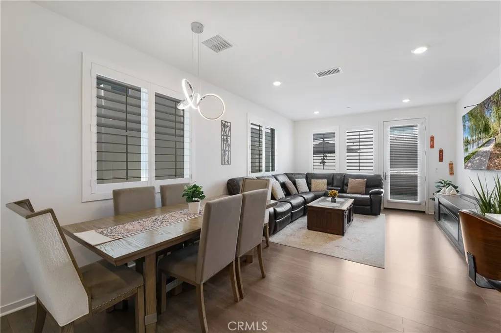 Corona, CA 92883,24271 Juni Court