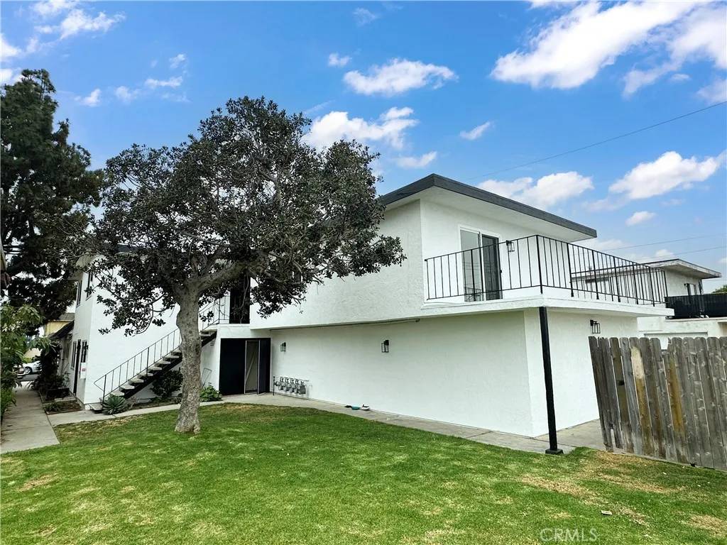 Huntington Beach, CA 92647,17412 Dairyview Circle