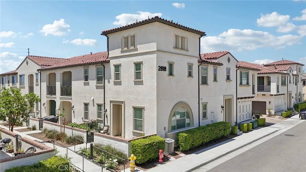 Ontario, CA 91761,2818 E Berry Loop Privado #66