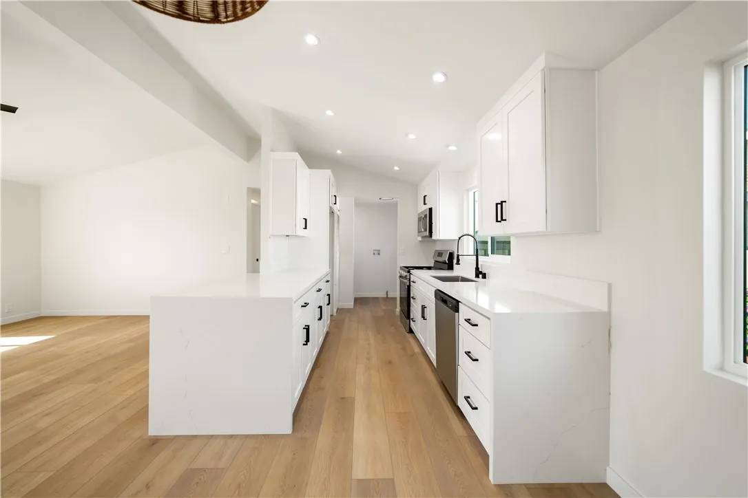 Costa Mesa, CA 92627,1660 Whittier #1