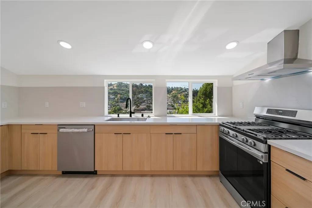 Los Angeles, CA 90032,4365 O'Neill St.
