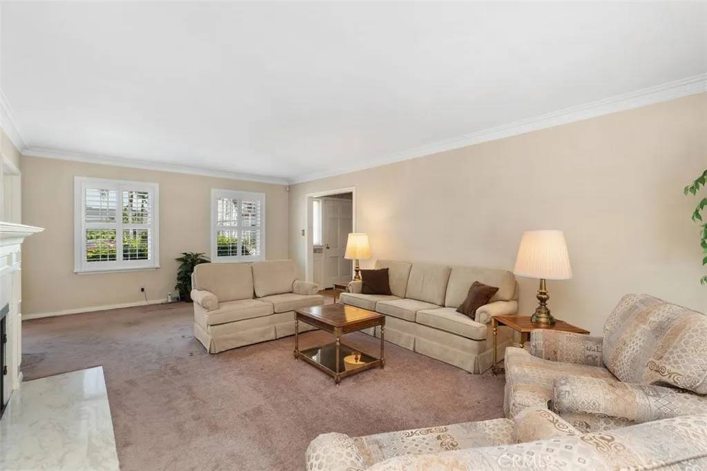 Downey, CA 90241,7534 4th Place