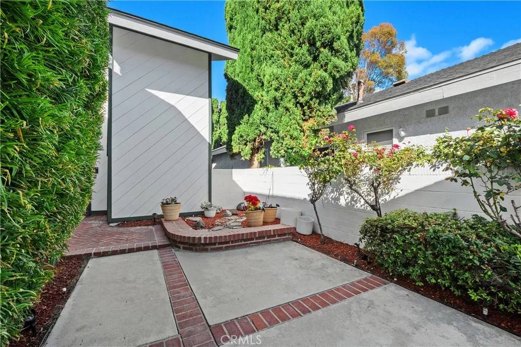 Irvine, CA 92620,9 Aberdeen st