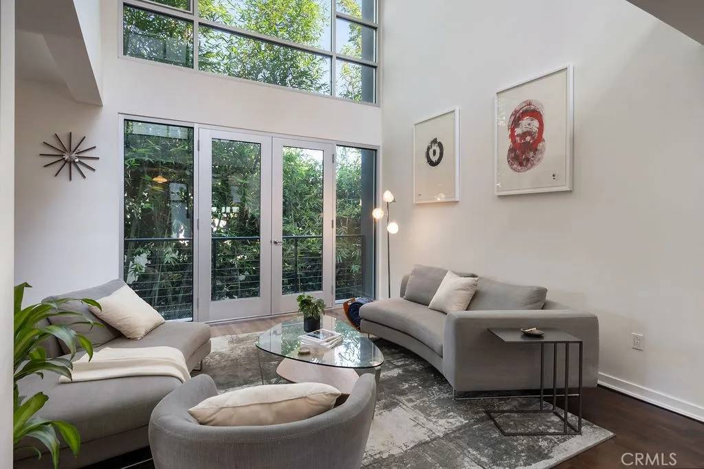 Los Angeles, CA 90029,4111 W Sunset Boulevard #220